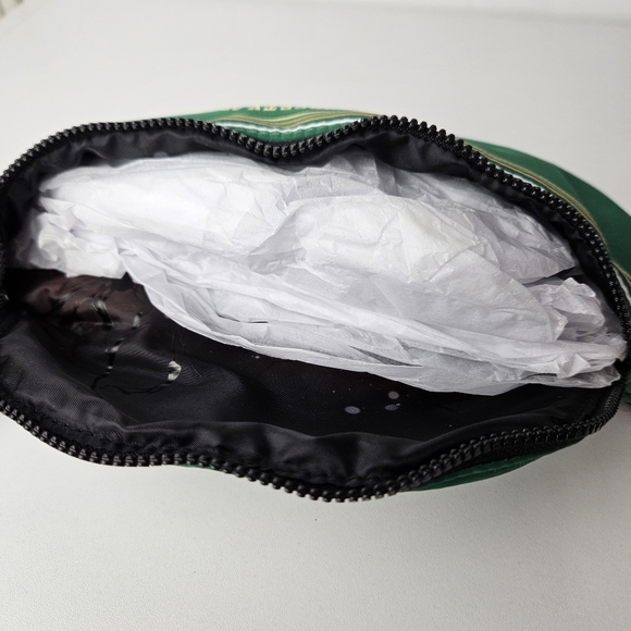 MAC Stranger Things Bag Limited Ed 1986 Hawkins Tigers Fanny Pack Bag - Picture 4 of 7